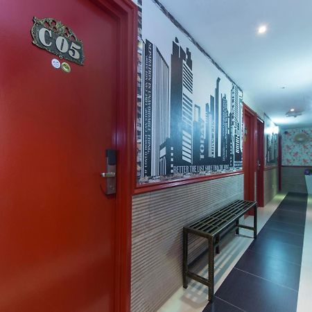Oyo 604 Hotel Est Equine Park سيري كيمبانغان المظهر الخارجي الصورة
